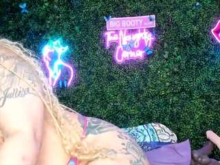 bigbootysarenalove webcam