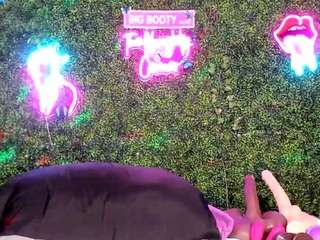 bigbootysarenalove webcam