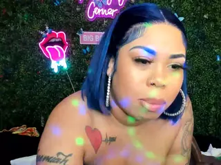 bigbootysarenalove's Live Sex Cam Show