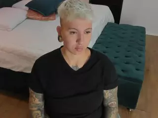 amyhouse's Live Sex Cam Show