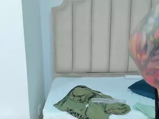 amyhouse's Live Sex Cam Show