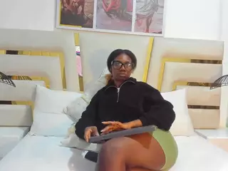 huddahmonroe's Live Sex Cam Show