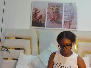 huddahmonroe's Live Sex Cam Show