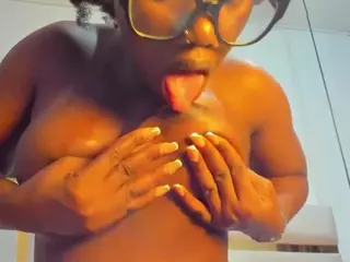 huddahmonroe's Live Sex Cam Show