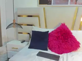 huddahmonroe's Live Sex Cam Show