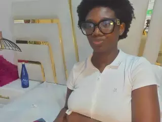 huddahmonroe's Live Sex Cam Show