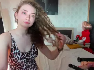 Creamy Cams with Live Girls for Sex Chat @ Camsoda