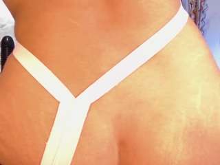 mollyyourslut webcam