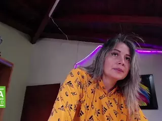 rachelcardozo's Live Sex Cam Show
