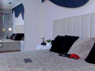 Claire Miller live cam preview