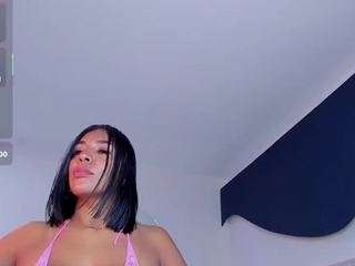 Claire Miller live cam preview