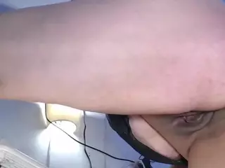 emielyn82's Live Sex Cam Show