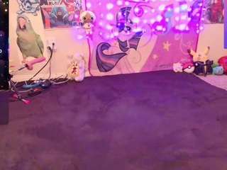 babyzelda's CamSoda show and profile