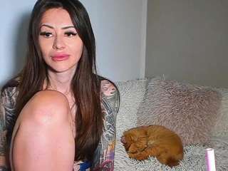Live cam show with BrianaDiamond