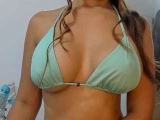 BIGBOOBSAdri