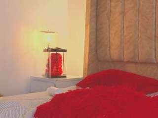 Live webcam model ginaakemi on Soda Cams