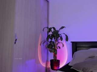 cloedeckers's CamSoda show and profile
