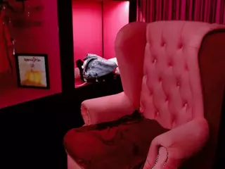 carolgiggly's Live Sex Cam Show