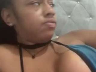 sexyebonyvip from CamSoda is Freechat