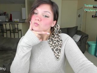 Emilyjoneschat Cam Model Bio - Camsoda