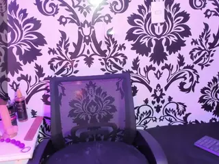 Trinna Harper's Live Sex Cam Show