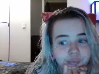 Mikuguam420's Live Sex Cam Show