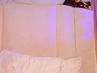 malalaamelie's CamSoda show and profile