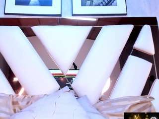 Watch a sensual night with the seductive Maluqueen ready for dirty fun maluqueen from CamSoda