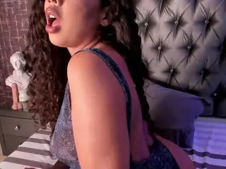 JustJullia's Live Sex Cam Show