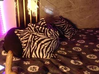 le modèle khloesmalls est en webcam porno dans un show sur le site camsoda, il possède les tags suivants: ass,orgasm,toys,thong,tease,spank,smoking,ride,asshole,pussy,pussyplay,lush,blowjob,lovense,bj,black hair,bedroom,brown eyes,dildo,drinking
