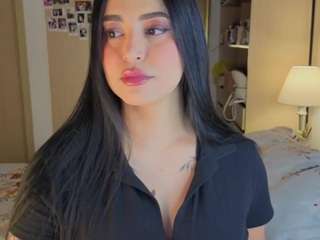 aashleey's CamSoda show and profile