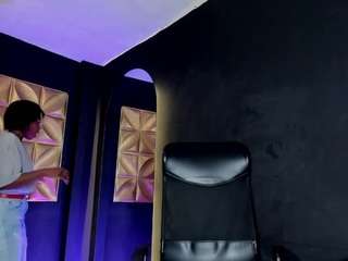  connywells chat room