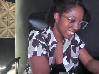 Live cam show with connywells