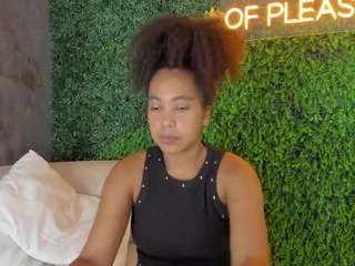 hannacupper's CamSoda show and profile