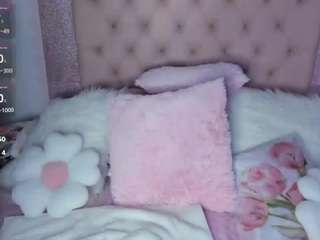 le modèle roxyswt est en webcam porno dans un show sur le site camsoda, il possède les tags suivants: black hair,nature,young adult,toys,teen 18,squirter,small tits,shaved-pussy,sex toys,no smoking,no drinking,lush,blowjob,lovense,latina,foot fetish,feet,dirty talk,dildo or vibrator,curvy