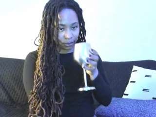 pretty-locs Live Webcam on CamSoda