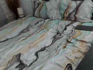 dyanne18's CamSoda show and profile