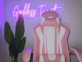 Checkout adorable entertainer Sweetkaylee123 and her nude body sweetkaylee123 from CamSoda