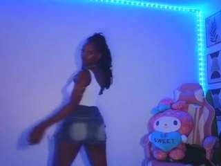 le modèle sweetkaylee123 est en webcam porno dans un show sur le site camsoda, il possède les tags suivants: cock rating,dildo-or-vibrator,toys,solo,shaved-pussy,pov,natural,lush,lovense,goddess,full nudity,fetish,dirty talk,curvy,ebony,hd,petite