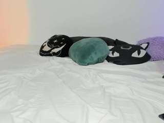 vampire-girl Live Webcam on {site_name}