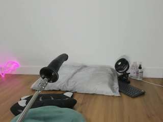 Vampire-girl's cam show statistics and live stream