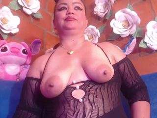 ingritbittch live webcam show