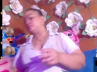 ingritbittch Live Webcam on CamSoda