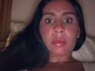 Este modelo está ao vivo agora. theperlasexy