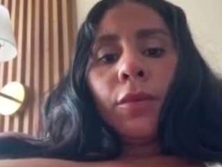 This model is live right now. theperlasexy