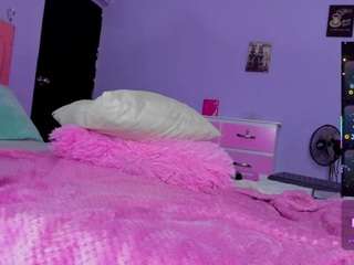 Live webcam model shaantall on Soda Cams