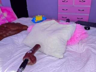 Live webcam model shaantall on Soda Cams