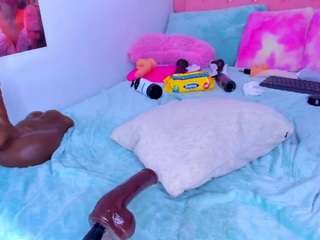 Live webcam model shaantall on Soda Cams