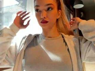 sassyt33n webcam model