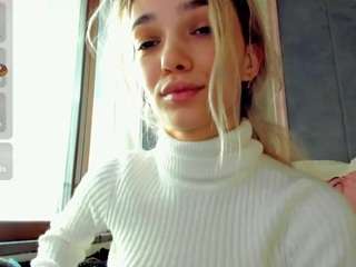 sassyt33n's CamSoda show and profile